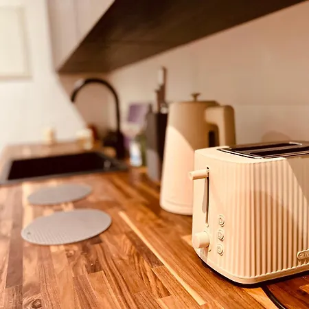 Lägenhet Elysian - 2 Parkplaetze - 1min Bus & Bahn - St-elisabeth Krankenhaus - Lindenthaler Tierpark - Neu Renoviert & Perfekte Lage