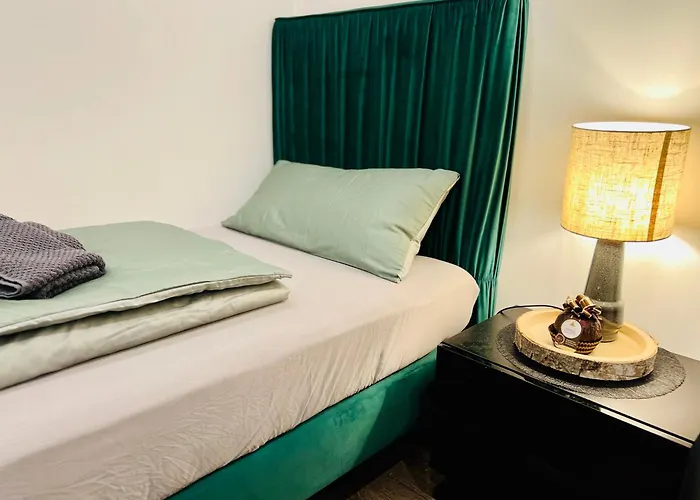 Elysian - 2 Parkplaetze - 1min Bus & Bahn - St-elisabeth Krankenhaus - Lindenthaler Tierpark - Neu Renoviert & Perfekte Lage Lägenhet