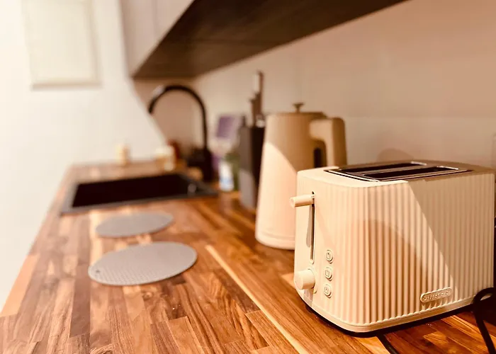 Lägenhet Elysian - 2 Parkplaetze - 1min Bus & Bahn - St-elisabeth Krankenhaus - Lindenthaler Tierpark - Neu Renoviert & Perfekte Lage