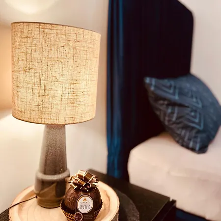 Elysian - 2 Parkplaetze - 1min Bus & Bahn - St-elisabeth Krankenhaus - Lindenthaler Tierpark - Neu Renoviert & Perfekte Lage