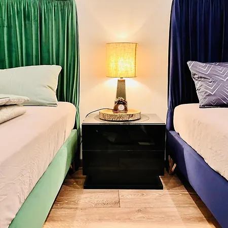 Elysian - 2 Parkplaetze - 1min Bus & Bahn - St-elisabeth Krankenhaus - Lindenthaler Tierpark - Neu Renoviert & Perfekte Lage Appartamento *