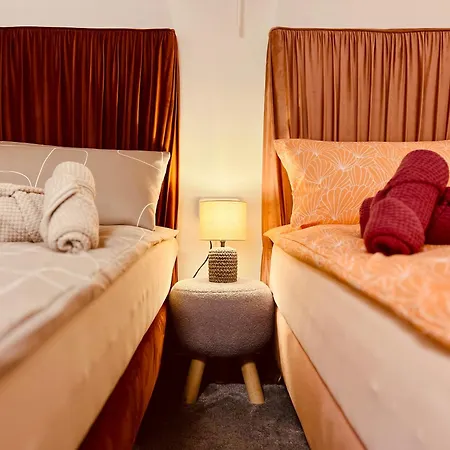 Elysian - 2 Parkplaetze - 1min Bus & Bahn - St-elisabeth Krankenhaus - Lindenthaler Tierpark - Neu Renoviert & Perfekte Lage * Colonia