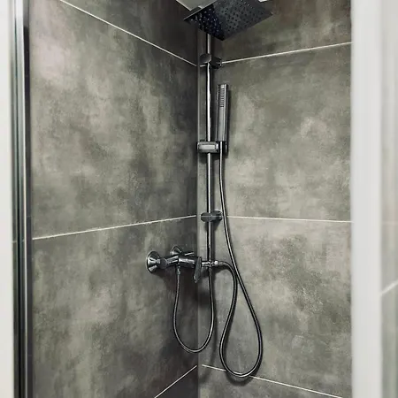 Elysian - 2 Parkplaetze - 1min Bus & Bahn - St-elisabeth Krankenhaus - Lindenthaler Tierpark - Neu Renoviert & Perfekte Lage Appartement