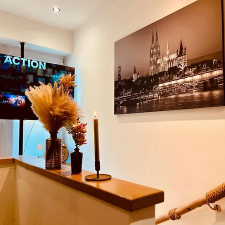 Elysian - 2 Parkplaetze - 1min Bus & Bahn - St-elisabeth Krankenhaus - Lindenthaler Tierpark - Neu Renoviert & Perfekte Lage *