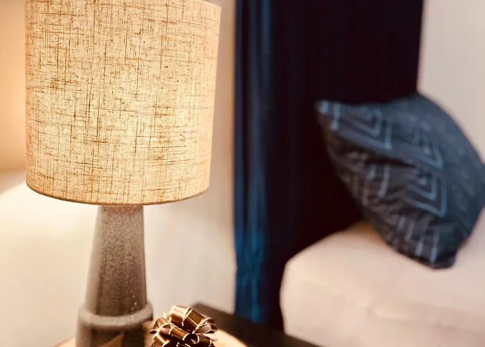 Elysian - 2 Parkplaetze - 1min Bus & Bahn - St-elisabeth Krankenhaus - Lindenthaler Tierpark - Neu Renoviert & Perfekte Lage