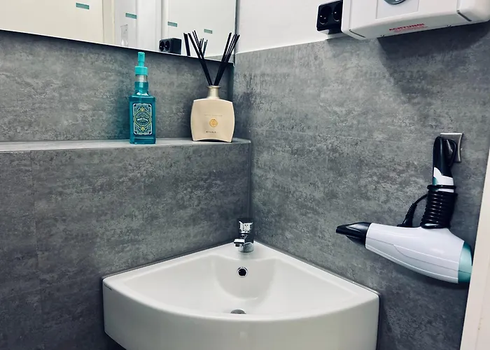 Elysian - 2 Parkplaetze - 1min Bus & Bahn - St-elisabeth Krankenhaus - Lindenthaler Tierpark - Neu Renoviert & Perfekte Lage Colónia