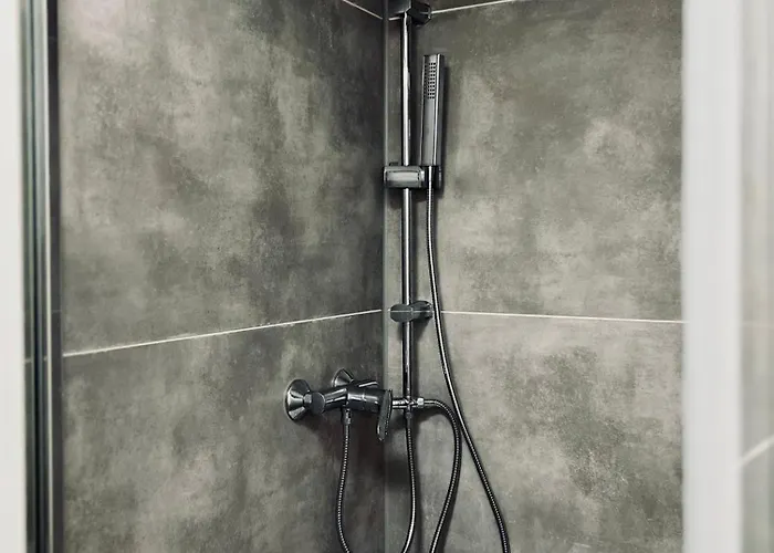 Elysian - 2 Parkplaetze - 1min Bus & Bahn - St-elisabeth Krankenhaus - Lindenthaler Tierpark - Neu Renoviert & Perfekte Lage Apartamento